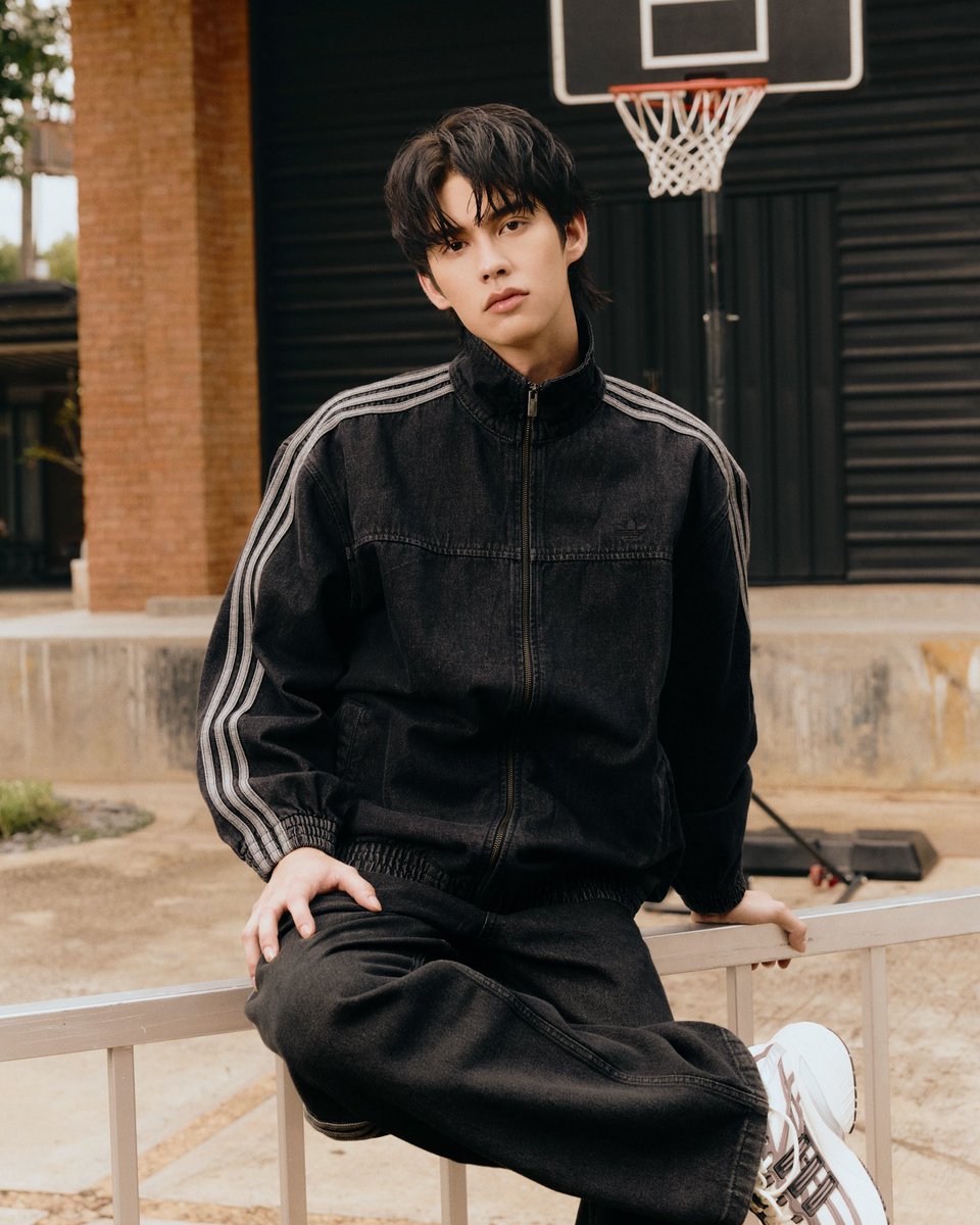 pmxvc_'s tweet photo. รูปชัดๆมาแล้วฮะ หล่อตาแตก😭😭😭

#adidasOriginals 
#adidasxBRIGHT
#bbrightvc https://t.co/mxUPPNl8g0
