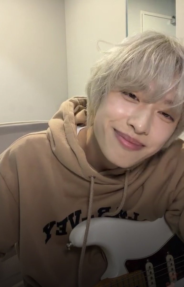 xhvoyager's tweet photo. 아 지석이 왜 이렇게 보고 싶지 ㅠㅠ https://t.co/zjWQ8btfug