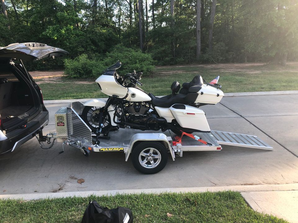 TashinaReick's tweet photo. The Aluma MC1F folding motorcycle trailer is perfect for garages with limited space! https://t.co/oykgFiWila