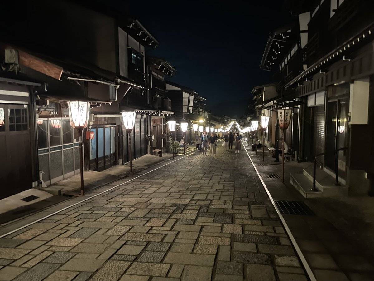 PCR_Ho's tweet photo. 夜の八尾町 https://t.co/erfjEOJ4lh