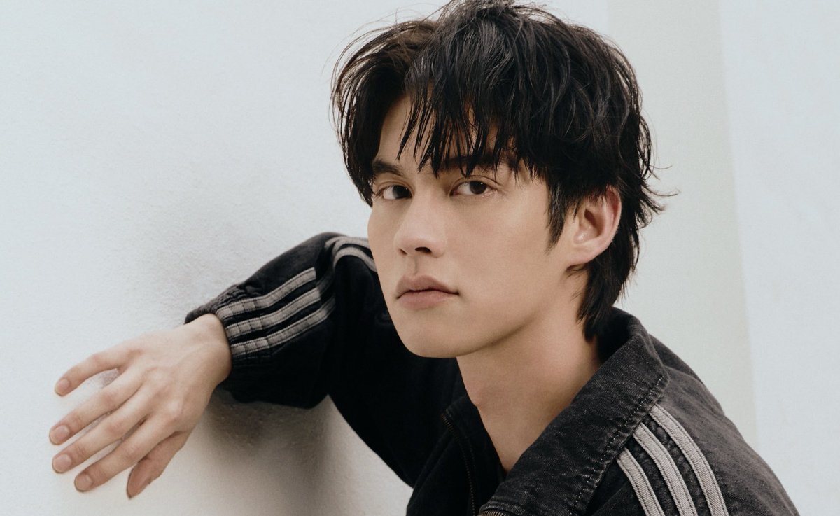 mie_luvBW's tweet photo. OMG 😭😭😭
You look so great, adidas boy!!! 😭❤️‍🔥

#adidasOriginals 
#adidasxBRIGHT 
#bbrightvc @bbrightvc https://t.co/gH6SzL2Ggm