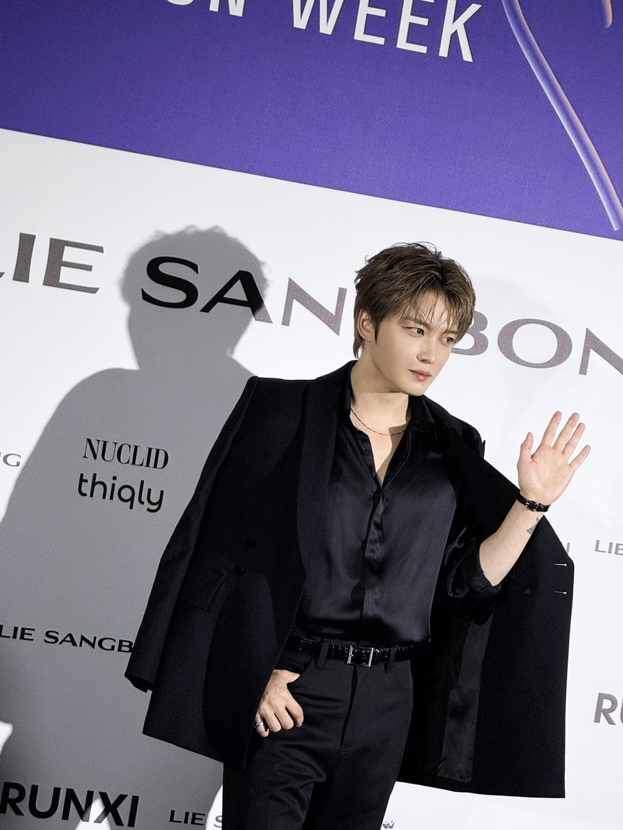 inkodeofficial's tweet photo. 📸[#비하인드컷][#BehindCut]

SEOULFASHION WEEK 2027 SPRING SUMMER DAY 1 @ LIE SANGBONG

#김재중 #재중 #KIMJAEJOONG
#JAEJOONG #ジェジュン #金在中 https://t.co/r9LiAq4G3S