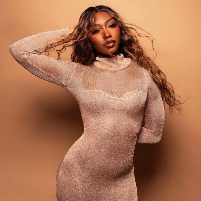 succykelly's tweet photo. Aniya looks charming 🥹for ELLE
#Aniyaxelle https://t.co/XQeGAIaZgX