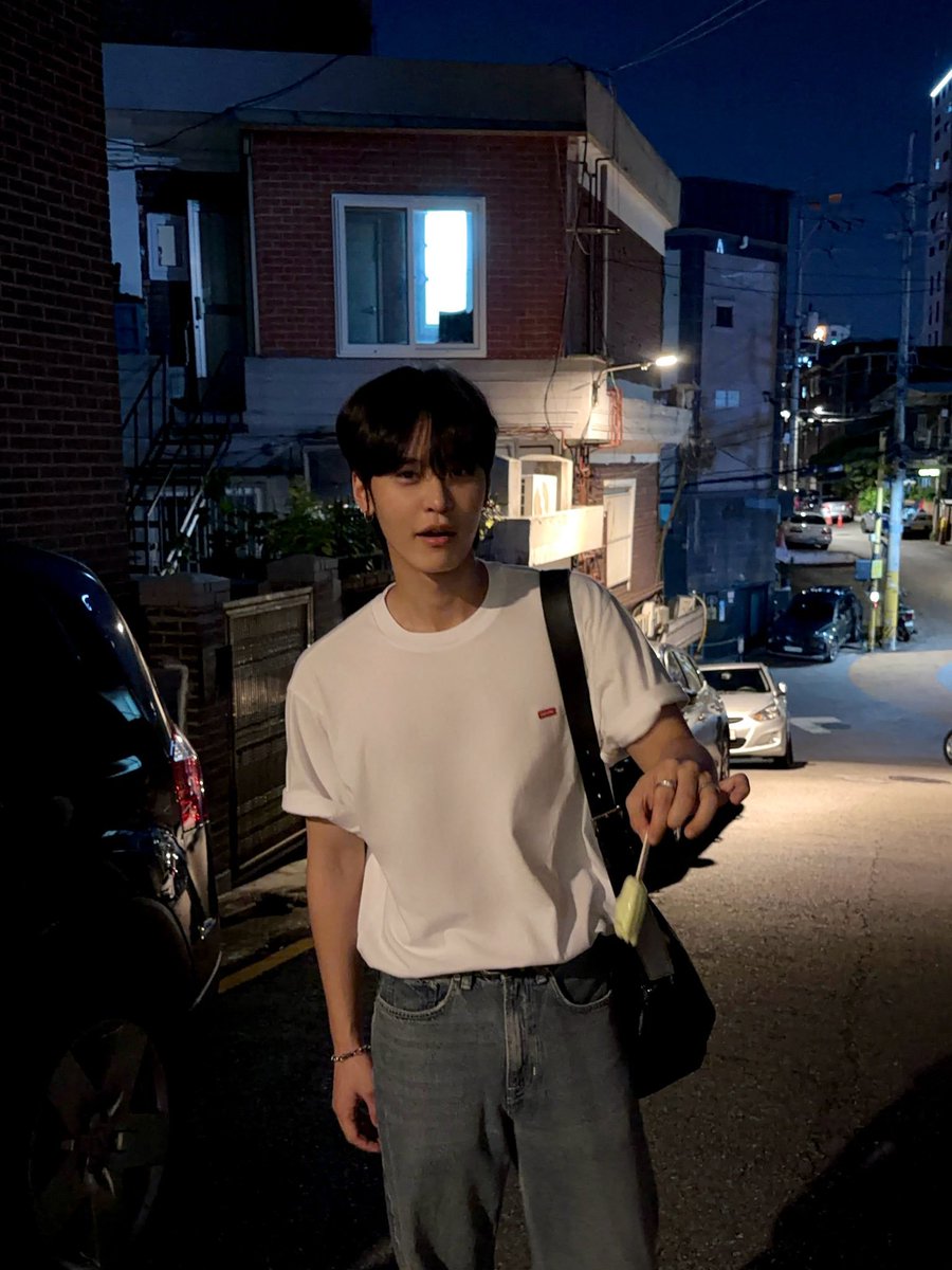 Vanhh_5979's tweet photo. 오빠 잠깐만 들어줘
                                                 아 음 https://t.co/i4dPNWVuAb