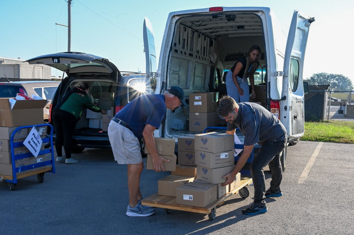 ForceForGood's tweet photo. Nu Skin recently donated more than 365,000 units of hygiene products to @GivingtheBasics, an organization that strives to provide health, hope and dignity to children and adults in need. Their clean clothes and hygiene products help people around the U.S. get back on their feet. https://t.co/EPSZxBnjpM