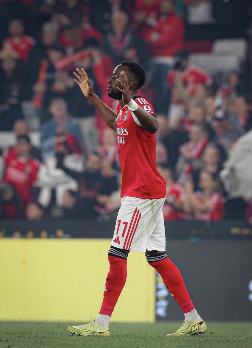 PolymarketFC's tweet photo. 🚨 BREAKING! 💣 

Sunderland are trying to strike a last-minute deal for Dodi Lukebakio. 🇧🇪

Talks are ongoing with SL Benfica to find a breakthrough on a permanent transfer. ⏳

ℹ️ @sachatavolieri https://t.co/Xs4fY35nPP