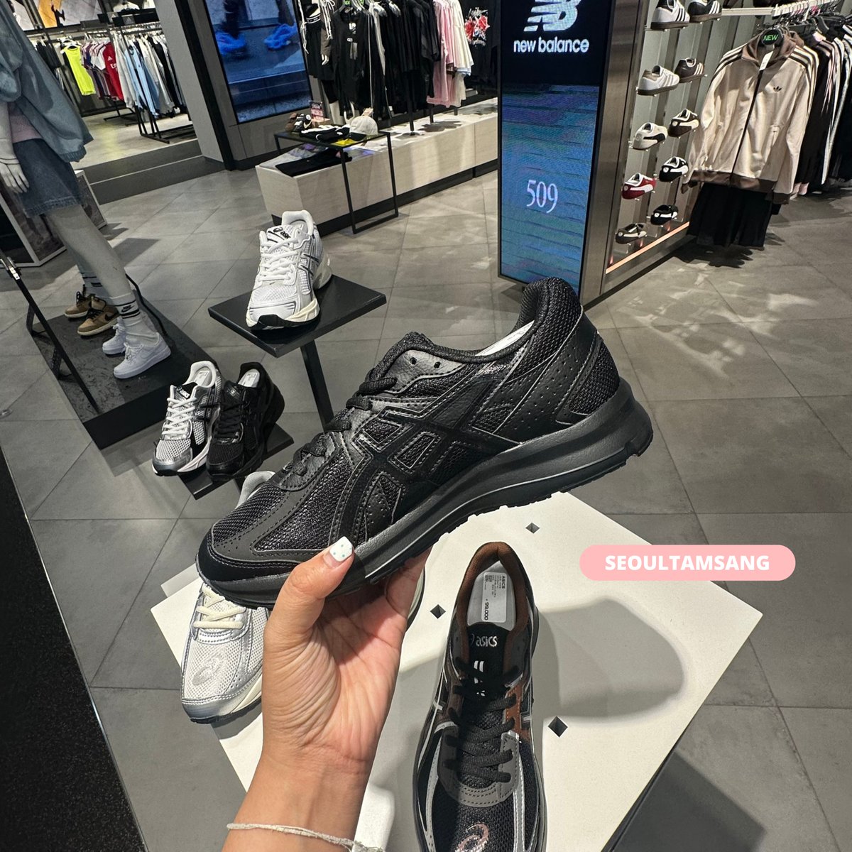 seoul_tamsang's tweet photo. อัปเดต Asics JOG 100s จากหน้าสาขาค่ะ ♡🇰🇷
ทางร้านรับทุกรุ่นจากหาได้ที่เกาหลีเลยนะค้าบ
สนใจรุ่นไหน ไซส์ไหน สามารถทักมาสอบถามก่อนได้ค่ะ
#พรีออเดอร์เกาหลี #พรีเกาหลี #ASICS #ASICSKorea https://t.co/74pQCMl0wW