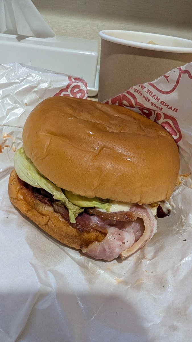 roughworld1468's tweet photo. ５０過ぎても
佐世保バーガーは３個イケる！！ https://t.co/50Awm9AYVA