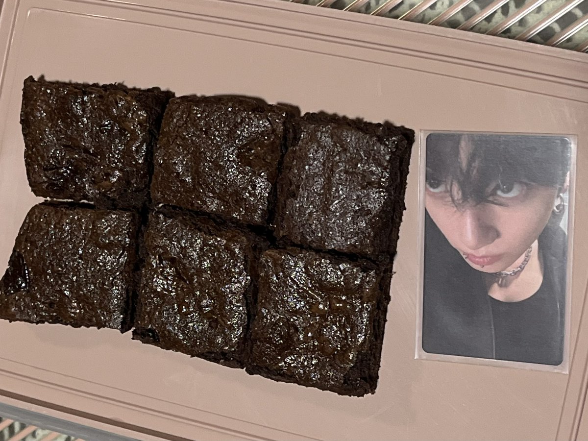 themaggiecshop's tweet photo. happy birthday to my darling baby jk @BTS_twt https://t.co/u78o8493Sx