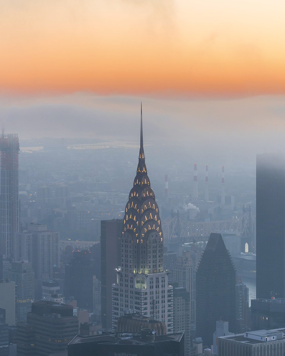 nyclovesnyc's tweet photo. The Chrysler Building viewed from the Empire State Building observation deck https://t.co/DB5EguiAmW
