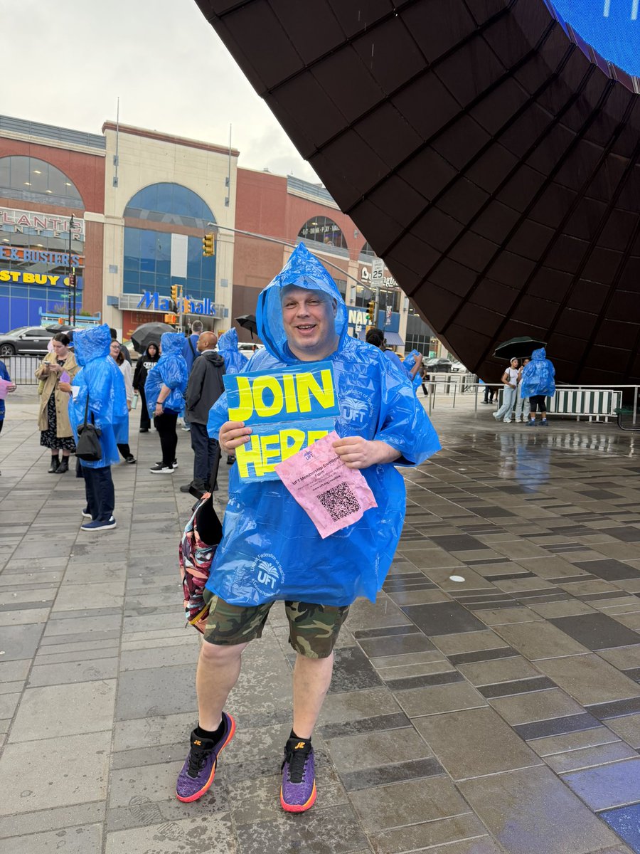UFT's tweet photo. Kicking off the 2026-27 school year and welcoming thousands of new teachers to our union at Barclays Center 😎 Who Are We?! UFT 🗣️ https://t.co/DIMmdZS4vz