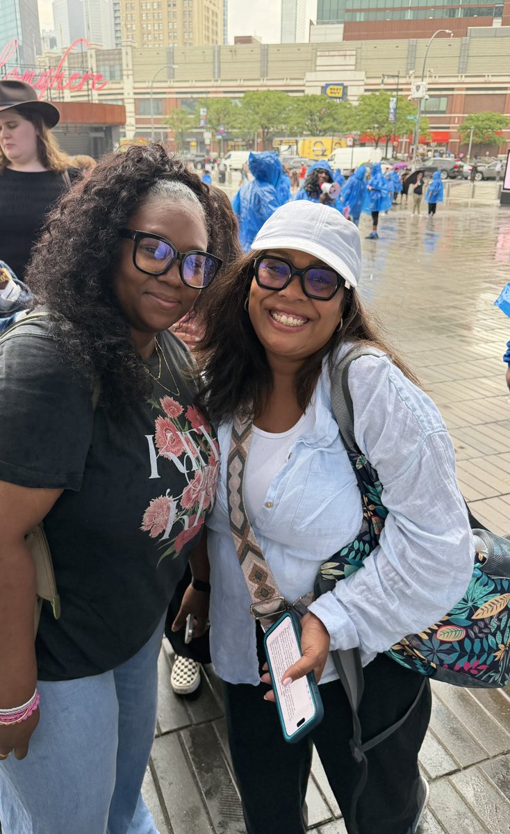 UFT's tweet photo. Kicking off the 2026-27 school year and welcoming thousands of new teachers to our union at Barclays Center 😎 Who Are We?! UFT 🗣️ https://t.co/DIMmdZS4vz