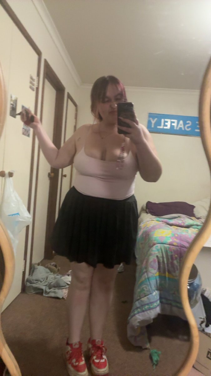 cum_slutty23 tweet picture