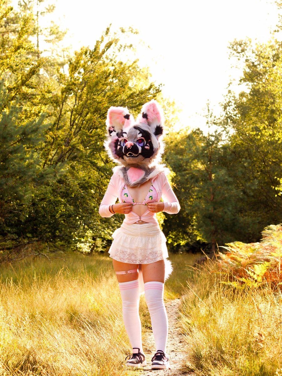 TM_Pawz's tweet photo. Local woodland fox spotted 🦊🐾
#furry #fursuit https://t.co/nPxviEZ8L6
