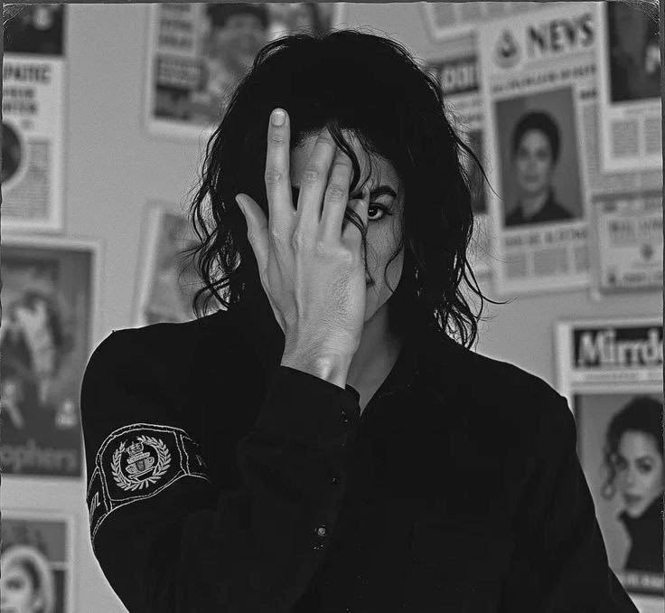 7nomusicnolife's tweet photo. Michael✋️✨️ https://t.co/vOevEm3WuH