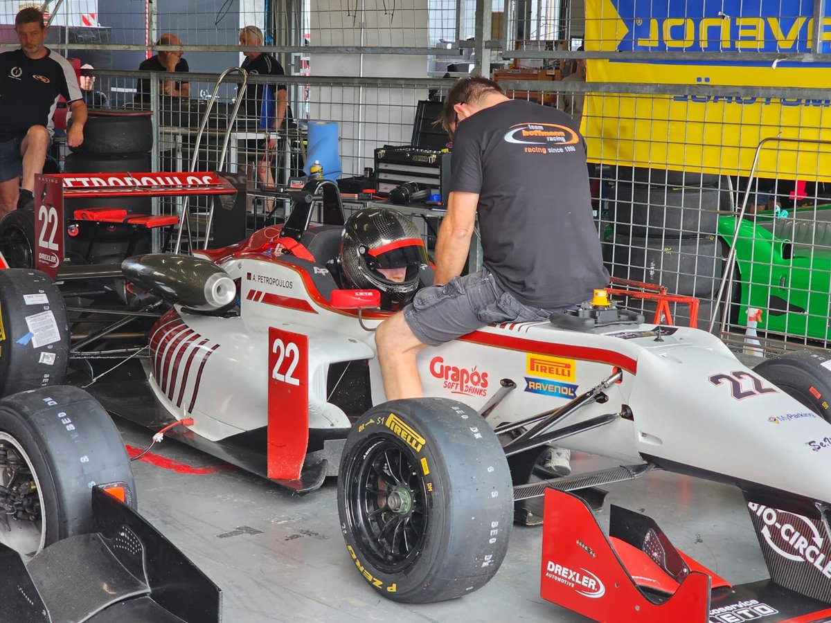 LomaCassisse's tweet photo. Drexler Formula Cup Brno

Qualifying

Today, I completed my first two test runs on the track and made final preparations for qualifying. I took a risk in qualifying and completed only two laps: a warm-up lap followed by a fast lap, preserving good https://t.co/oNVVuAJtuy
