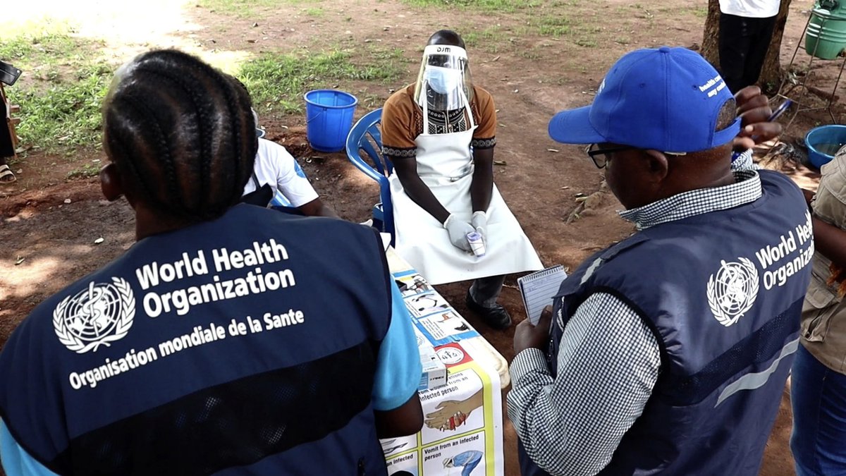 UNPeacekeeping's tweet photo. As the #Ebola crisis in the #DRC demands global attention, @UN peacekeeping missions are helping on the ground.

@MONUSCO helps secure humanitarian teams, @unmissmedia works w/ partners to strengthen border screening &amp; @UN_CAR supports preparedness to help prevent further spread. https://t.co/IzZODtfxBo