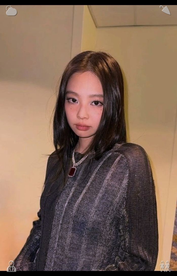 yu_11tiara13's tweet photo. 👏Master French with “Bonjour!” — suddenly, she recalls. Spotting a young girl sobbing by herself on a bench, she approaches, takes a seat next to her, and gently inquires about what’s troubling her, her tone warm and tender, much like a close companion. https://t.co/OkgS9XAwIn