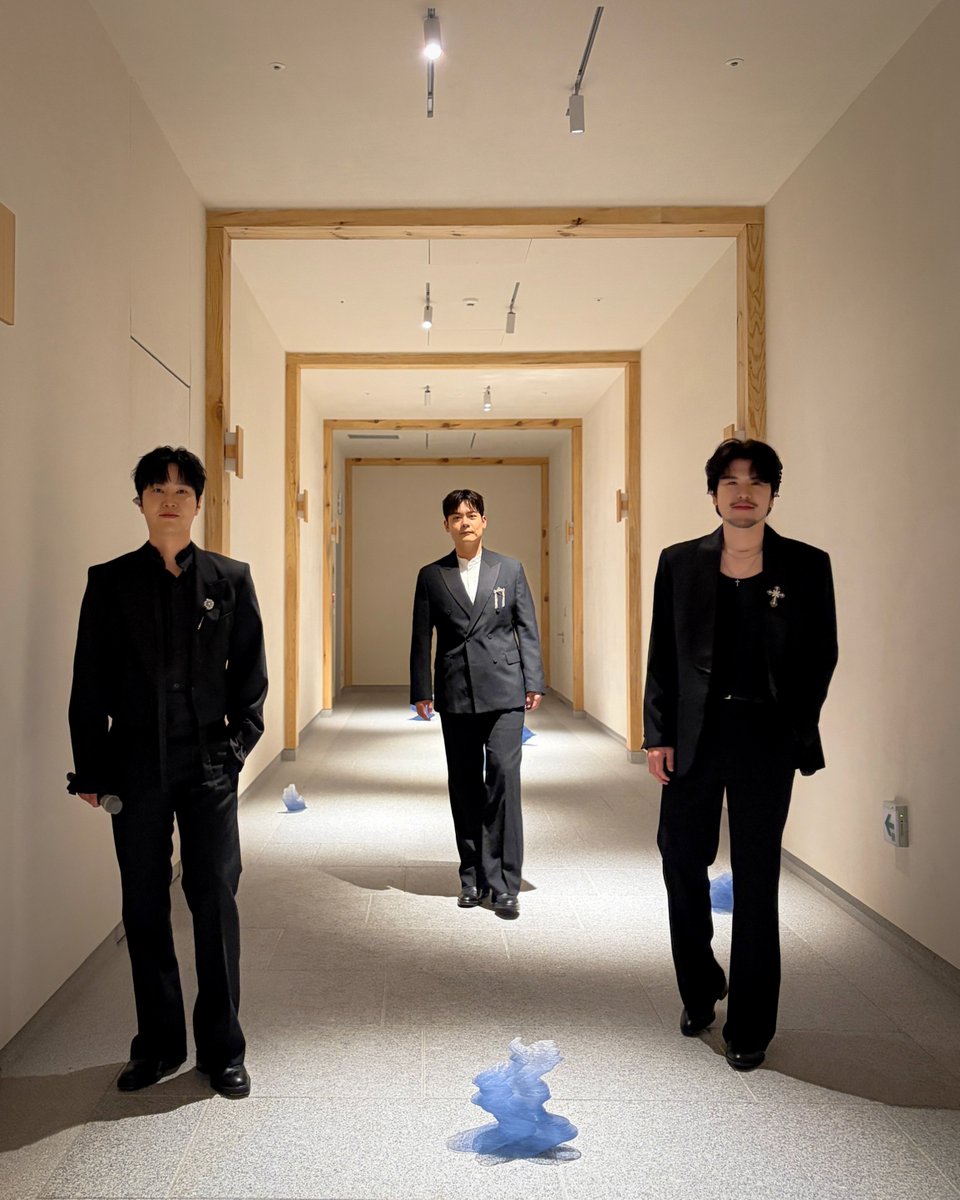 official_lapoem's tweet photo. 선혜원 아트프로젝트 '흔들리는 것들의 안부'
아름다운 선혜원에 초대해 주셔서 감사합니다💖

#LAPOEM #라포엠
#선혜원 #흔들리는것들의안부
#유채훈 #최성훈 #정민성
#YouChaehoon #ChoiSunghoon #JeongMinseong https://t.co/NDsKjSYAID