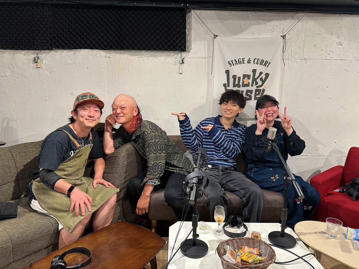 tkr_smz's tweet photo. ラジオありがとうございました！
楽しかったです！

#luckybaseから小一時間
#傀儡家族 https://t.co/d8tq6VYceX