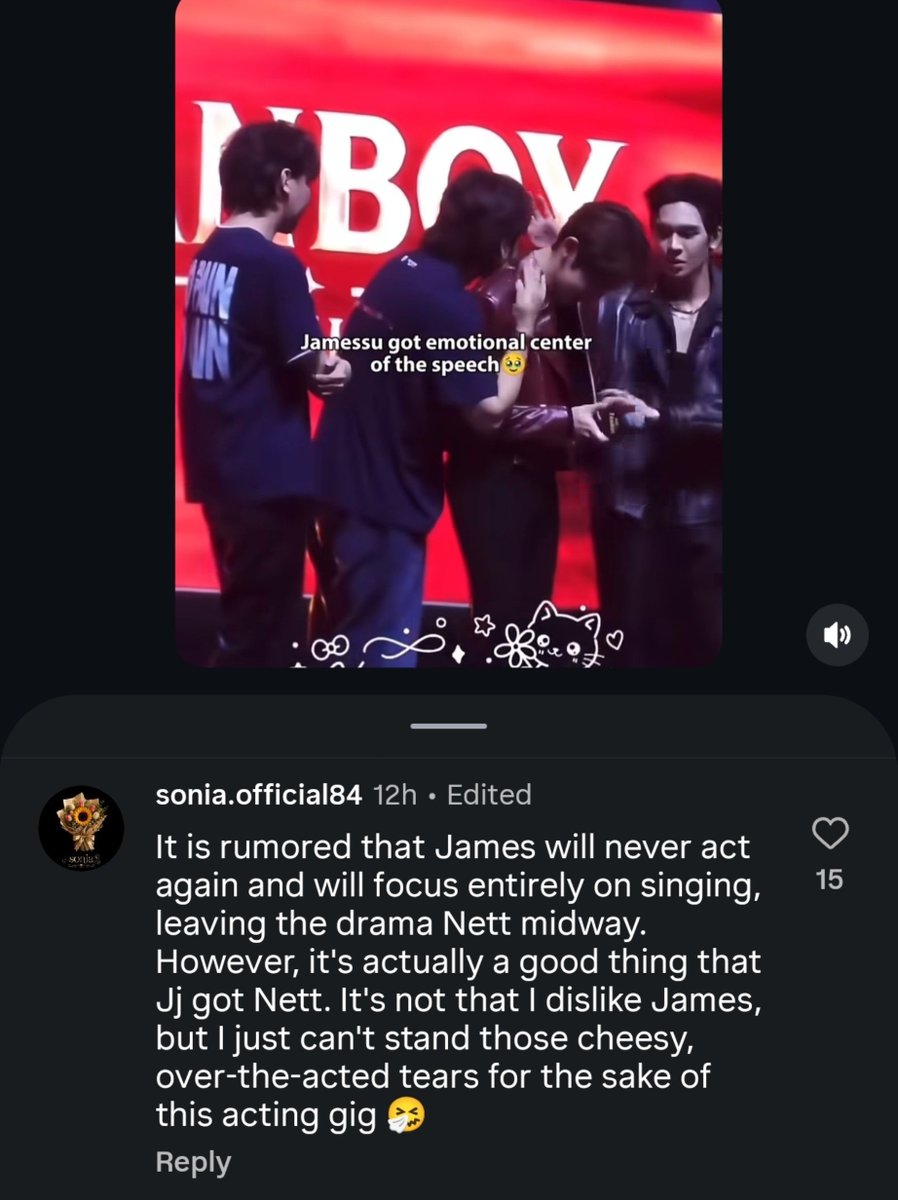 tattatatata13's tweet photo. @deraaa_3766 Their fave can cry, our fave can't. And the fact is J rarely cries as well. I don't get why they're so bothered that he cried, it's got nothing to do with their faves. There's a lot more but I forgot to take ss and already blocked them https://t.co/xW3LiycAxo