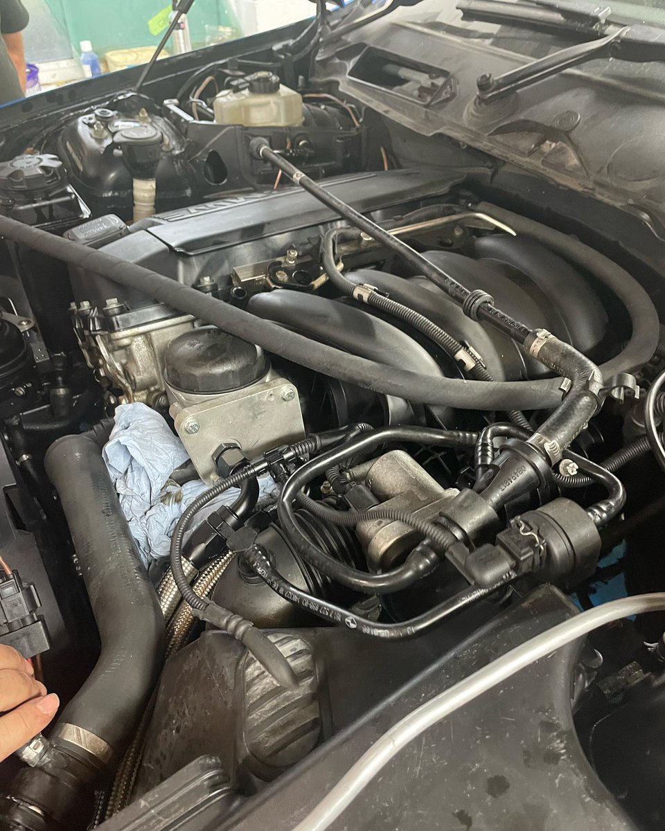 SilviaDraine's tweet photo. It’s safe to say we haven’t had the easiest five days. We went from needing a new sensor to discovering we needed a whole new engine after a piston failure. Thanks to three long evenings and hard work, we’ll race at Snetterton for Round 4. https://t.co/S4t0pEdZaD
