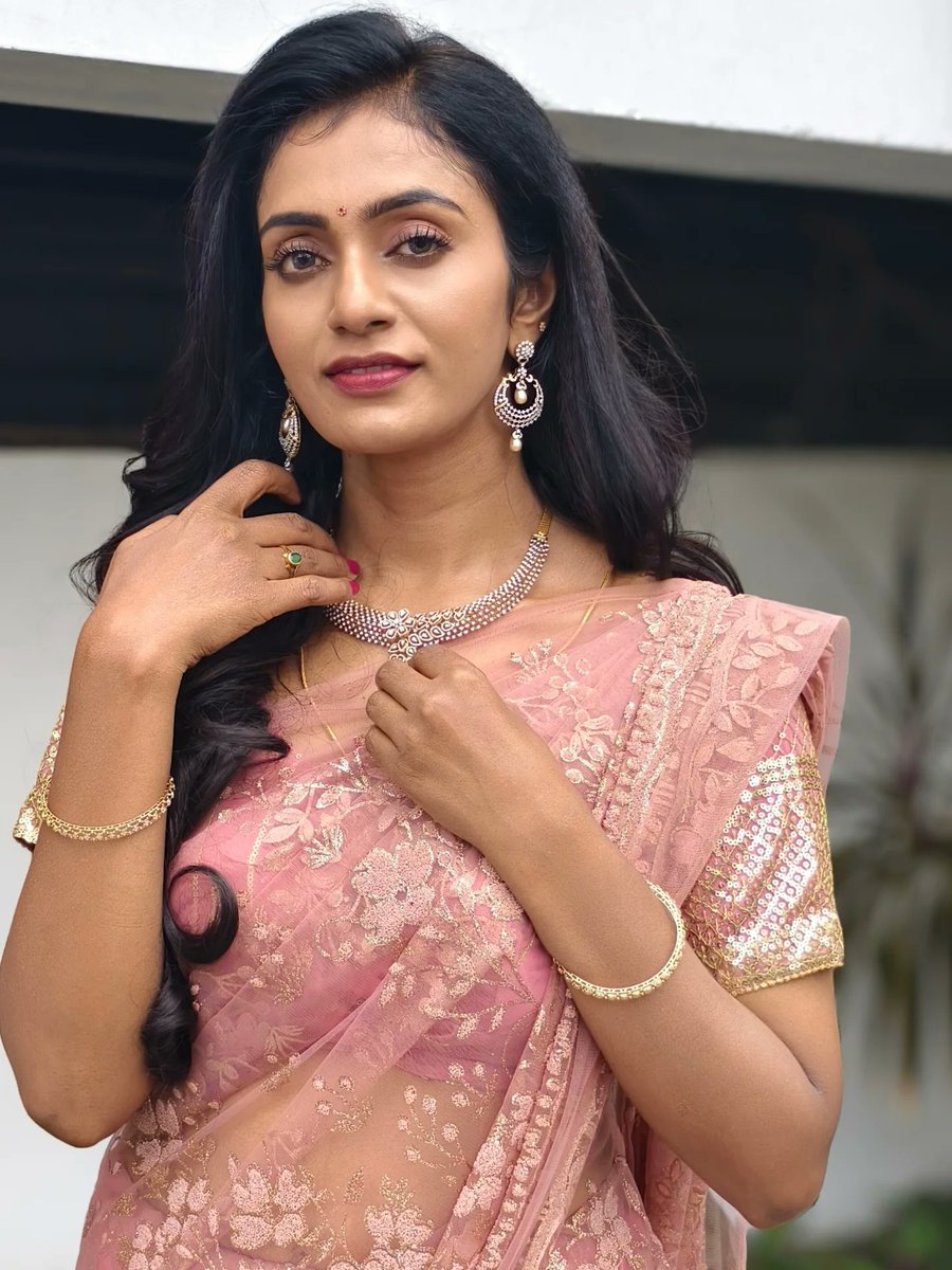 nancytobonrubio's tweet photo. Makeup: @brushandbliss. in 
Managers: @celebritymanagerrajesh, @mkshan_ 
Team: @vasanth_anto https://t.co/HpD2vVnVL8