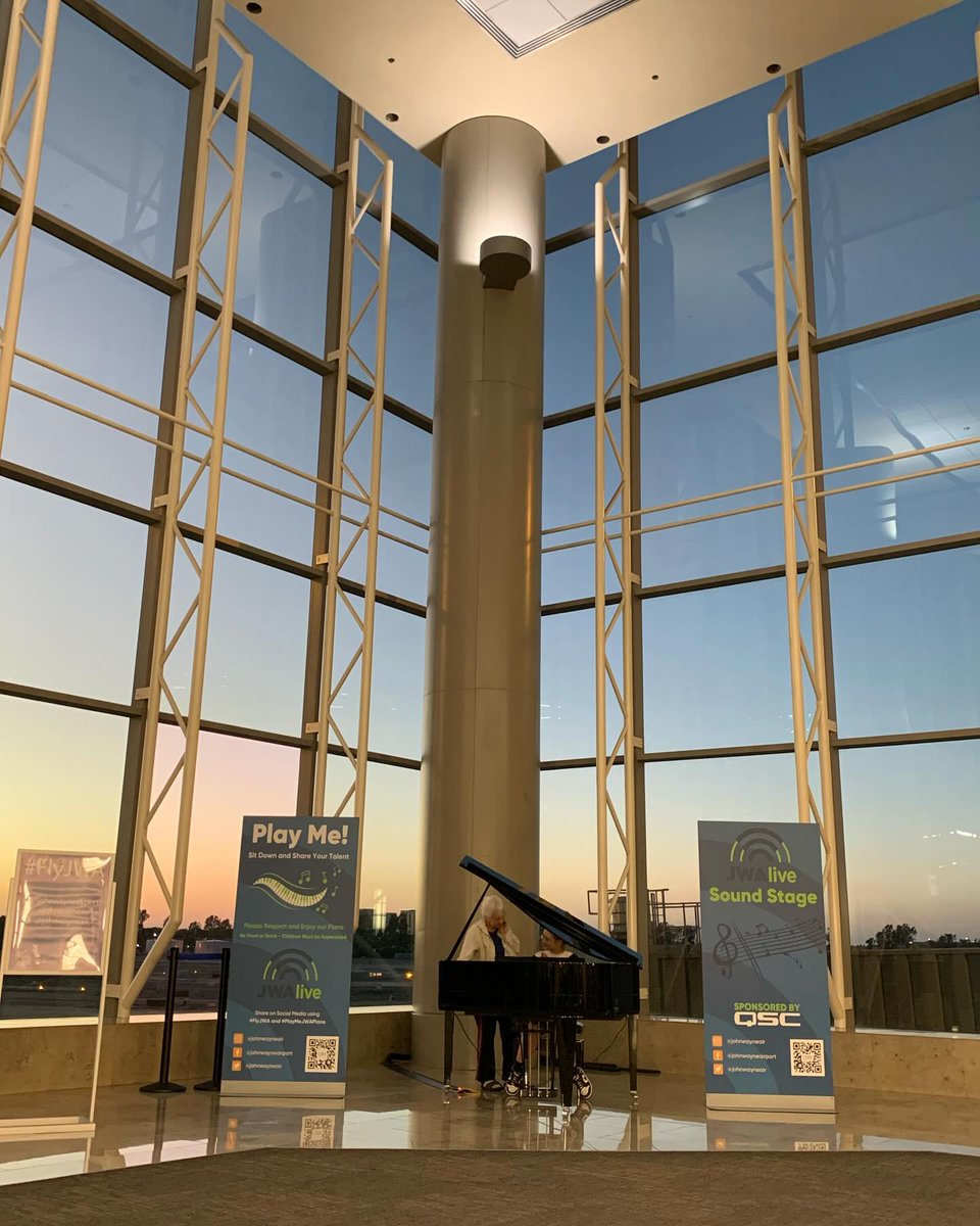 PauuPincha's tweet photo. Somewhere over the rainbow, a little girl gave Orange County one last glimpse of her charm. The audio wasn’t crisp from my seat, but what a moment just before takeoff. I’m tearing up listening to her, guided by her unofficial piano teacher. https://t.co/CZouO8i0jc