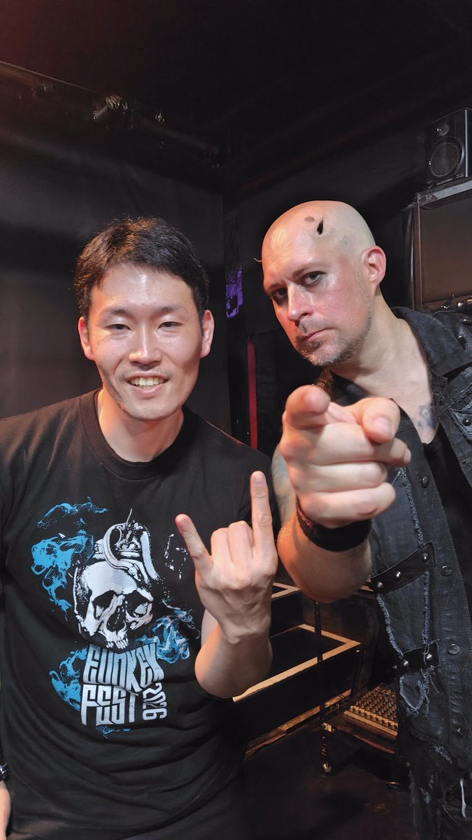 kei1380's tweet photo. BloodboundのボーカルPatrik Sellebyさんと写真撮影
ステージ終了後に一緒に撮ってもらいました🤘
ありがとうございます🙇
@bloodbound_band 
#evokenfest #bloodbound https://t.co/DifW5siWYb