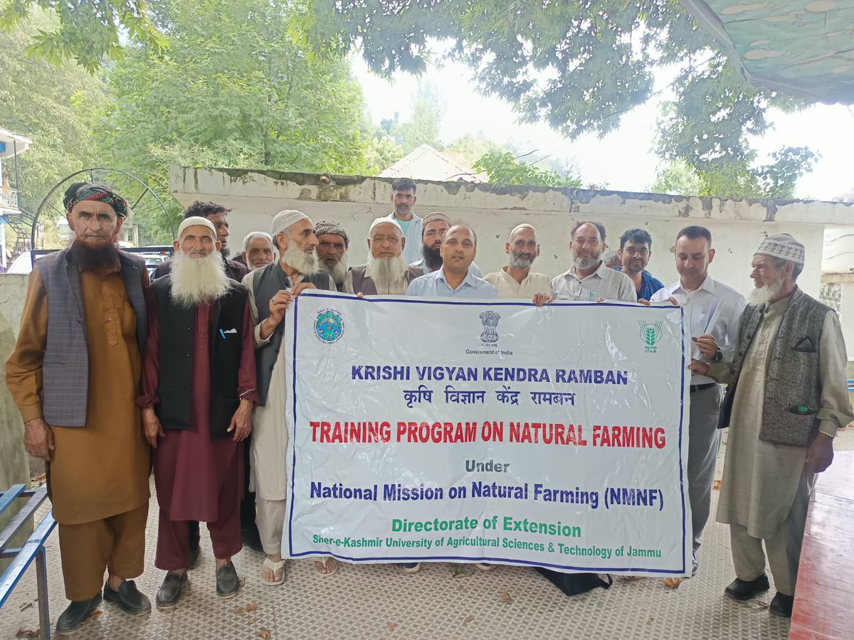 RambanKvk's tweet photo. Training program on Natural farming under National Mission on Natural farming at Chamalwas, Banihal https://t.co/wQyO1ZbDww