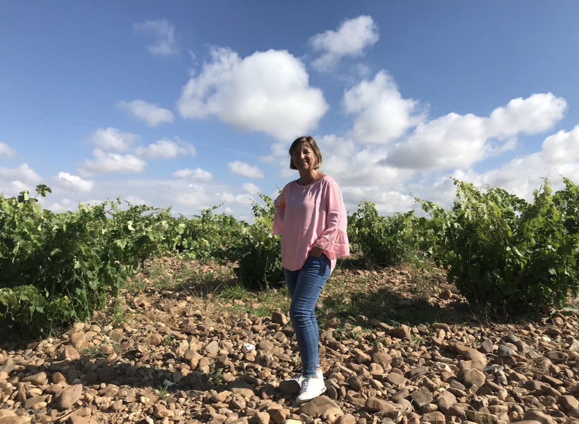 BodegaEliasMora's tweet photo. 🍷 Un orgullo y un honor: Viki Benavides será este año la pregonera de las Fiestas de la Virgen de la Salve de Boecillo 2026.
¡Gracias por la confianza! ❤️
#Boecillo #VirgenDeLaSalve #BodegasElíasMora #VinoDeToro https://t.co/tZZPvQpoyv