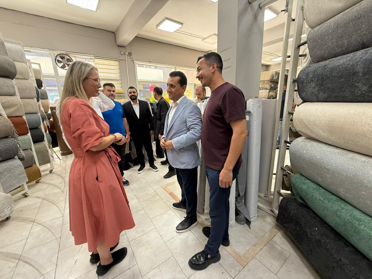 CeydaBC35's tweet photo. 📍Karabağlar’da mobilya üretimi ve satışını yapan esnaf dostlarımızı ziyaret ettik.

Alın teriyle İzmir ekonomisine güç katan, mobilya sektörünün kalbinde emek veren tüm üreticilerimize ve esnafımıza hayırlı, bereketli kazançlar diliyorum.

Üreten, istihdam sağlayan ve kentimize değer katan her bir hemşehrimizin yanında olmaya devam edeceğiz. 🛠️🪑