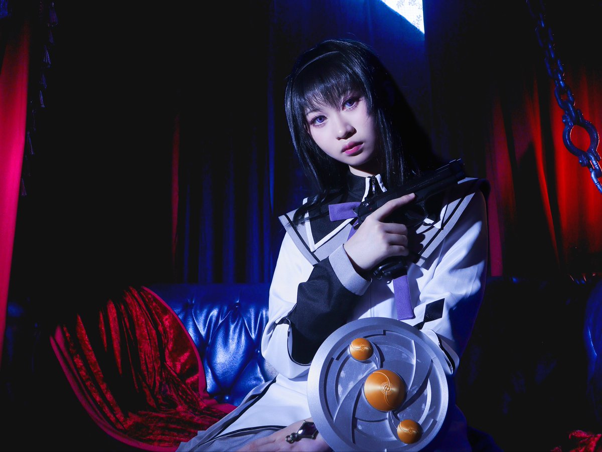 Hisame_Yui's tweet photo. cos.魔法少女まどか⭐︎マギカ
暁美ほむら

📷:@HelenCosplay30 
#0725PuellaMagi併せ
 #HeLenses https://t.co/m2eWiv85y3