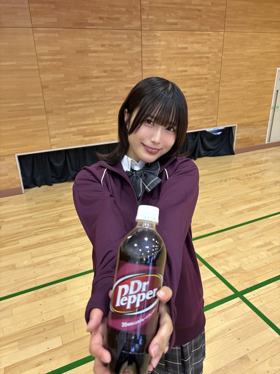 nmks_aina's tweet photo. 先輩が好きそうなの買ってきました！ https://t.co/0yVwZjlP4i