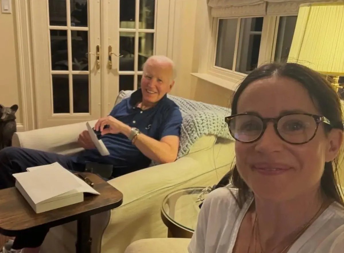 AntiquarianMuse's tweet photo. So, so very happy Joe is looking good ❤️

 Joe Biden's memoir, Promise Me, America, is scheduled to come out on November 17, 2026.