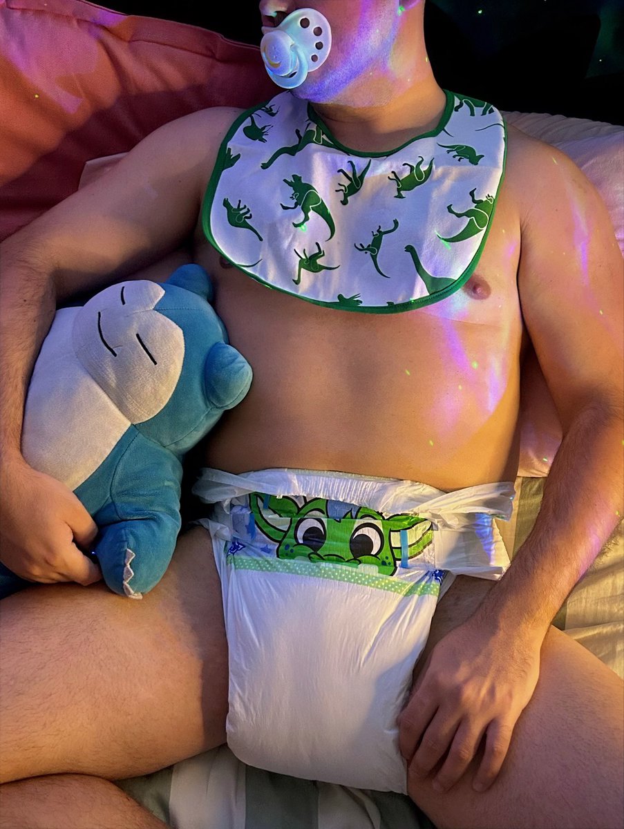 Chickendippz's tweet photo. When the lil guy wakes up in a suspiciously good mood

#ABDL #DiaperBoy #GayABDL https://t.co/Z4uUzAEUGZ