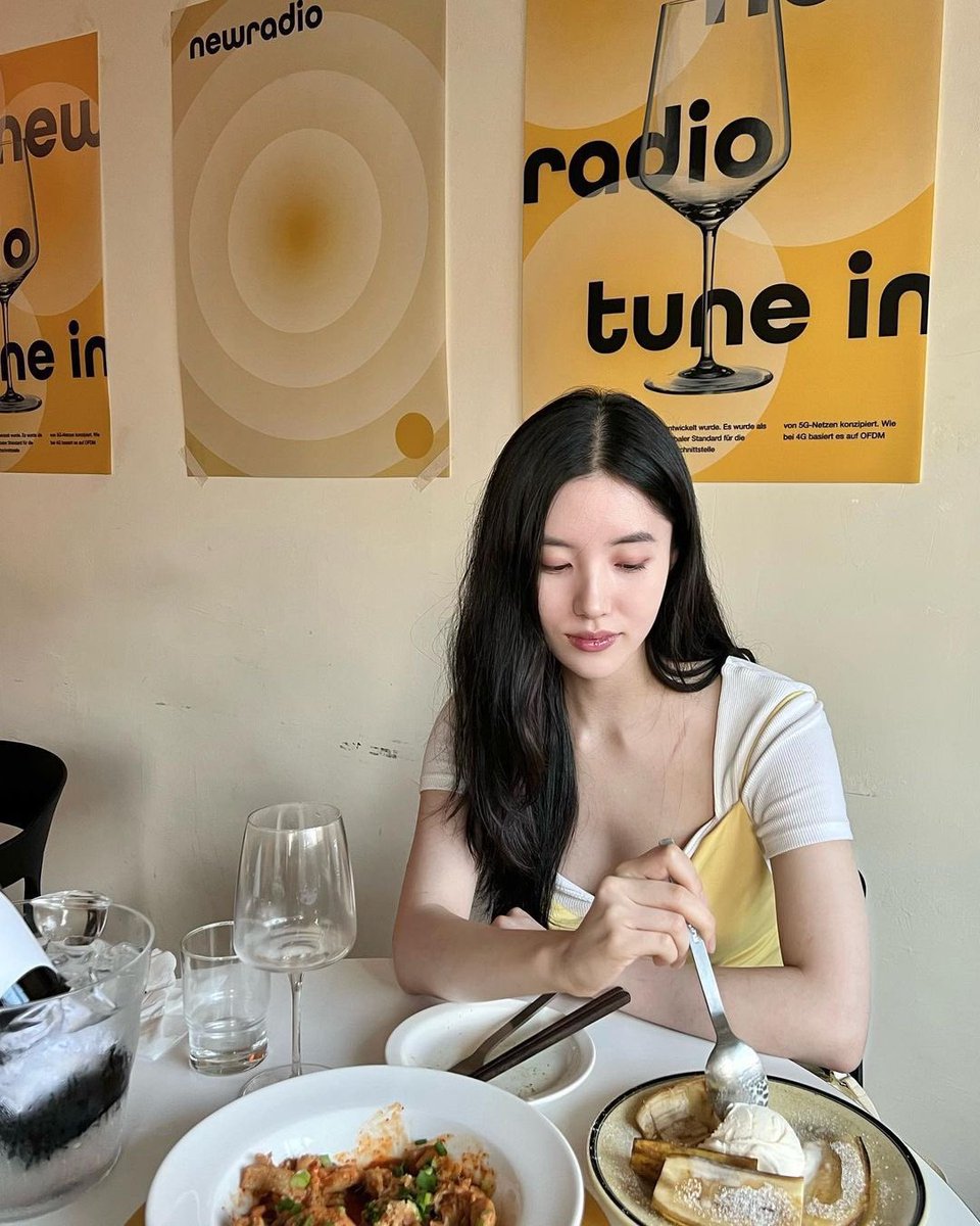 ND__Siyeon's tweet photo. HUHU KETINGGALAN. https://t.co/sywAYcYoik