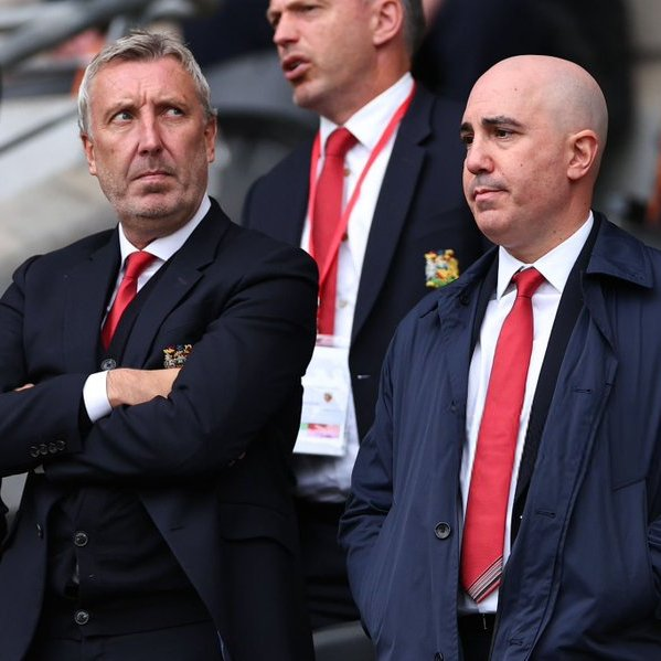 SimplyUtd's tweet photo. 🚨🗣 Jamie O'Hara on Manchester United's summer transfer business so far:

"I don't think they've done ANYWHERE NEAR enough business. 

"For me I thought they will back Michael Carrick, they will spend money and they were going to get CLOSER to Arsenal, Manchester City.

"I don't think they've done that. They've left themselves SHORT and I think they should have done MORE, because there were opportunities for them to get some really GOOD players like Adam Wharton, like Konsa. 

"There's players out there that are available they they could have made HAPPEN. They are Manchester United, like come on they are stills the BIGGEST CLUB in England."

[@SkySportsNews]