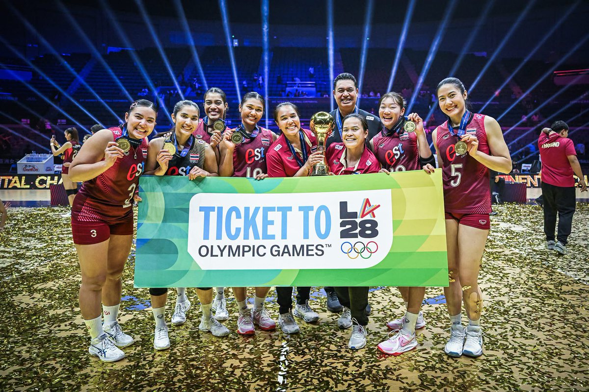 pupebibi's tweet photo. ชั้นมีน้ำตากับโพสต์พี่หน่องมากๆๆ😭 

2016 : ในวันนั้นน้องๆกลุ่มนี้บอกว่าเดี๋ยวพวกหนูจะพาพี่ๆไปโอลิมปิกเอง
(แป้น เตย แนน บีม บิ๋ม พู่ เพียว) 

2026 : ทำได้แล้วนะ 😭🎟️

-บางครั้งเราอาจใช้เวลาถึง 10 ปี เพื่อมี 1 ปีที่ประสบความสำเร็จ- 

#วอลเลย์บอลหญิง https://t.co/2HHgB3PQth
