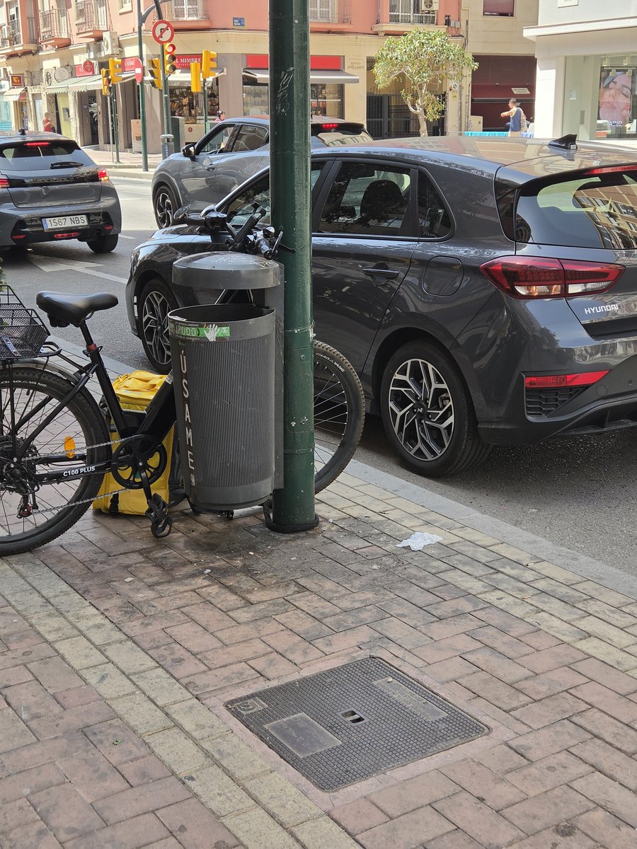 tech_101_news's tweet photo. @LimasamOficial Queridos amigos, después de la feria y después del verano ¿podemos darle un agua a calle Cuarteles y calle Salitre? Que la culpa no es vuestra, sino de los cerdos que mean donde no deben, pero eso es otro tema 🥲 Gracias 👏 https://t.co/t1X4vV9nF6