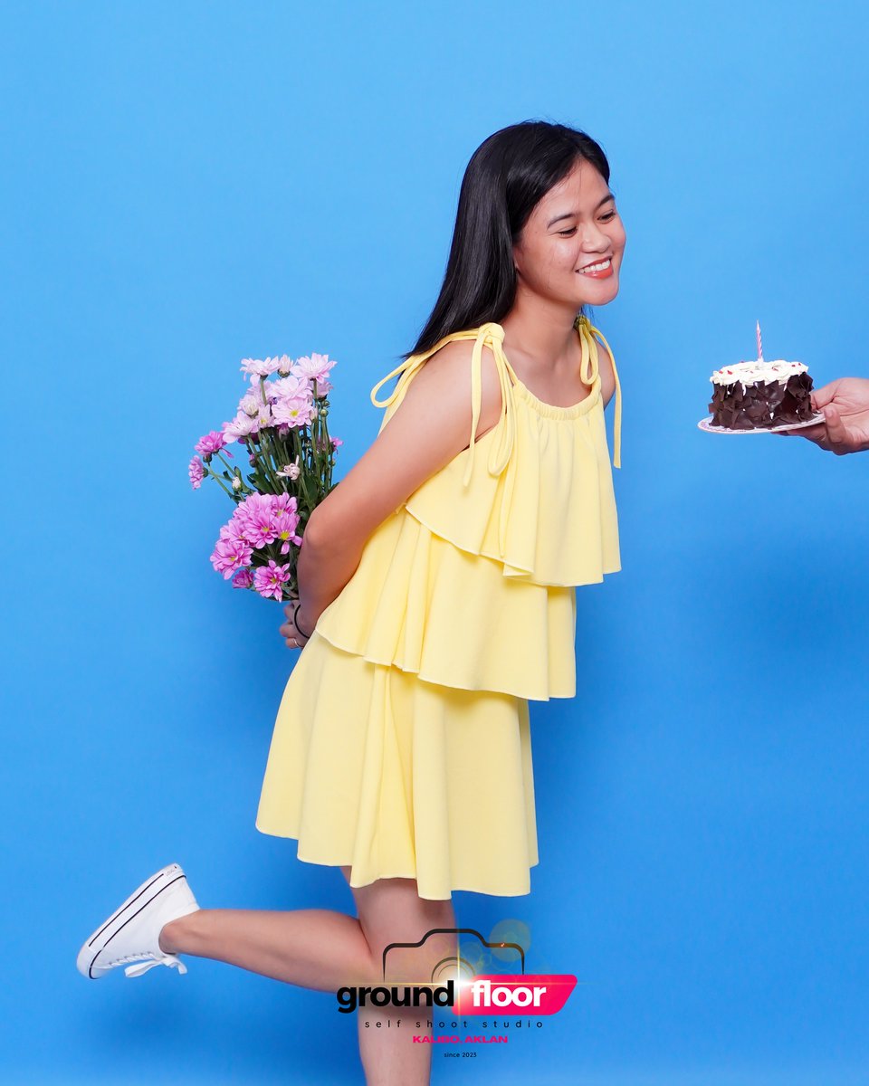 violet10_1's tweet photo. Aklan’s first self-shoot studio is here. Take control with a clicker and live monitor—no pressure, just your best shots. G/F Mijares Building, Martelino St., Kalibo. Rates start at P449 for unlimited shots. Consent required for social media features. https://t.co/v7mrt7hbOI