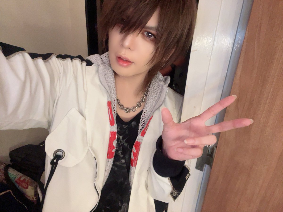 vistlip_no_tomo's tweet photo. 残響あざした。アザバナ2周年おめでとう。ラストまで見れたけど今文字通りの残響が。皆さんまた会いましょう。#vistlip #Azavana #残響 https://t.co/7H7kDVsQ4H