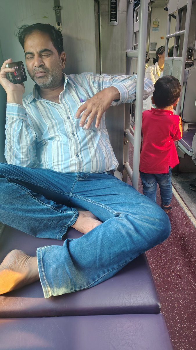 Dshi1811's tweet photo. URGENT COMPLAINT ��� IMMEDIATE ACTION REQUIRED

I'm travelling in Train No. 12909 and I have a confirmed seat. Two men, Saleem and Junaid, who do NOT have seats in this coach, have illegally occupied my confirmed seat and are refusing to vacate it They are continuously harassing me https://t.co/qapcszGo9p