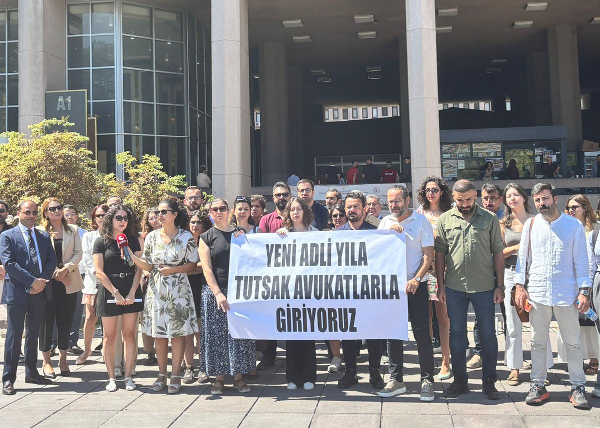 sendika_org's tweet photo. Hukuk örgütlerinden adli yıl açıklaması: "Mücadelenin ve direnenlerin safında adalet kavgamızın yeni dönemini karşılıyoruz"

https://t.co/6xkyGjLSux https://t.co/9NmORxhjsw