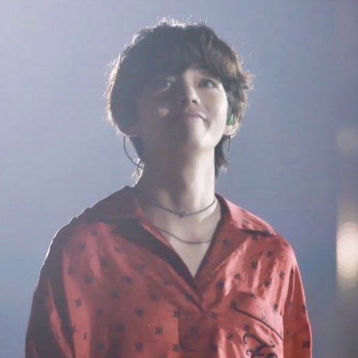 thvgaggedme's tweet photo. im going to sob why is he so cute https://t.co/hsI7geAbWy