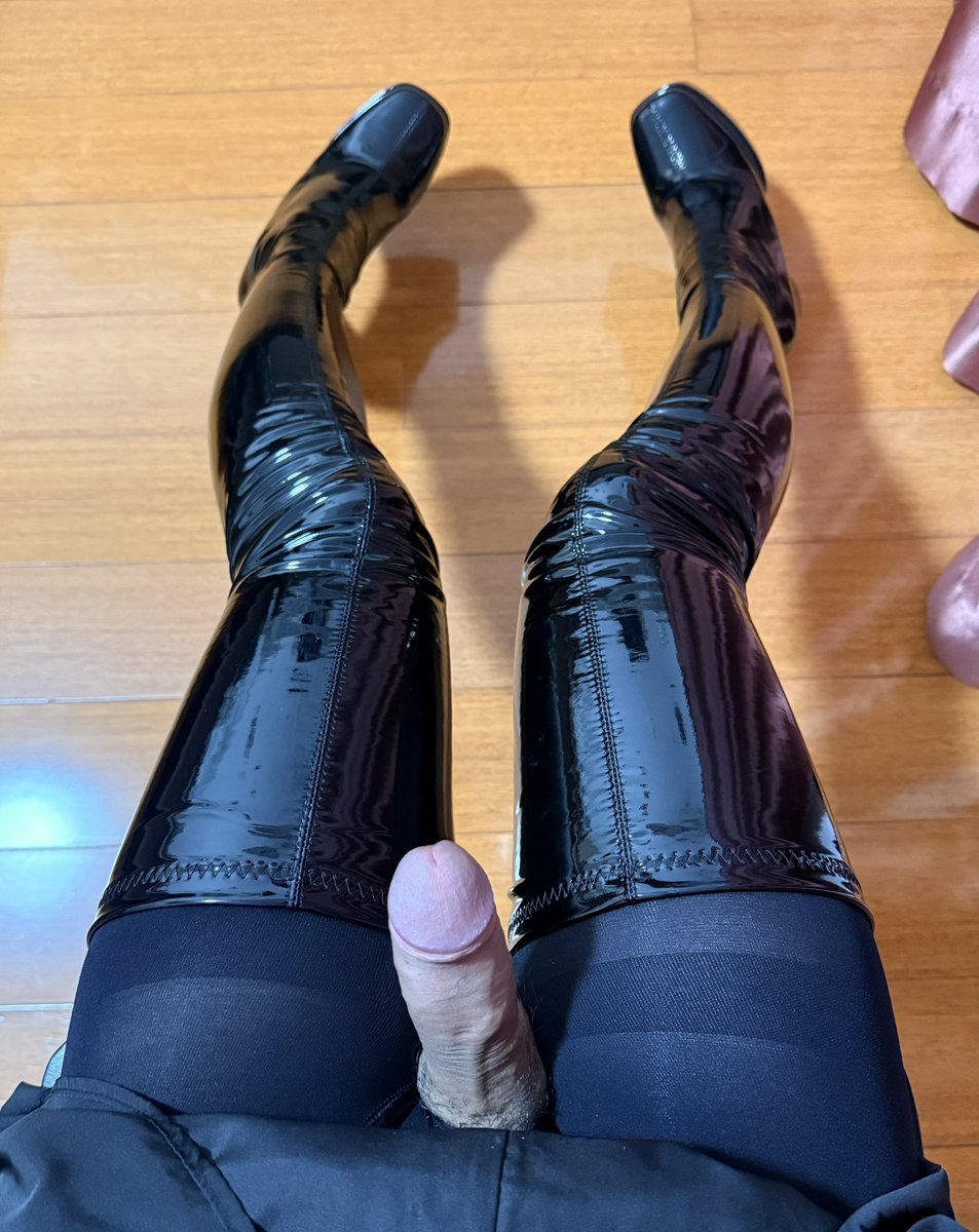 Tuiils's tweet photo. 长靴带来的包裹感
#长靴 #过膝靴 https://t.co/HuGAOJRSCz