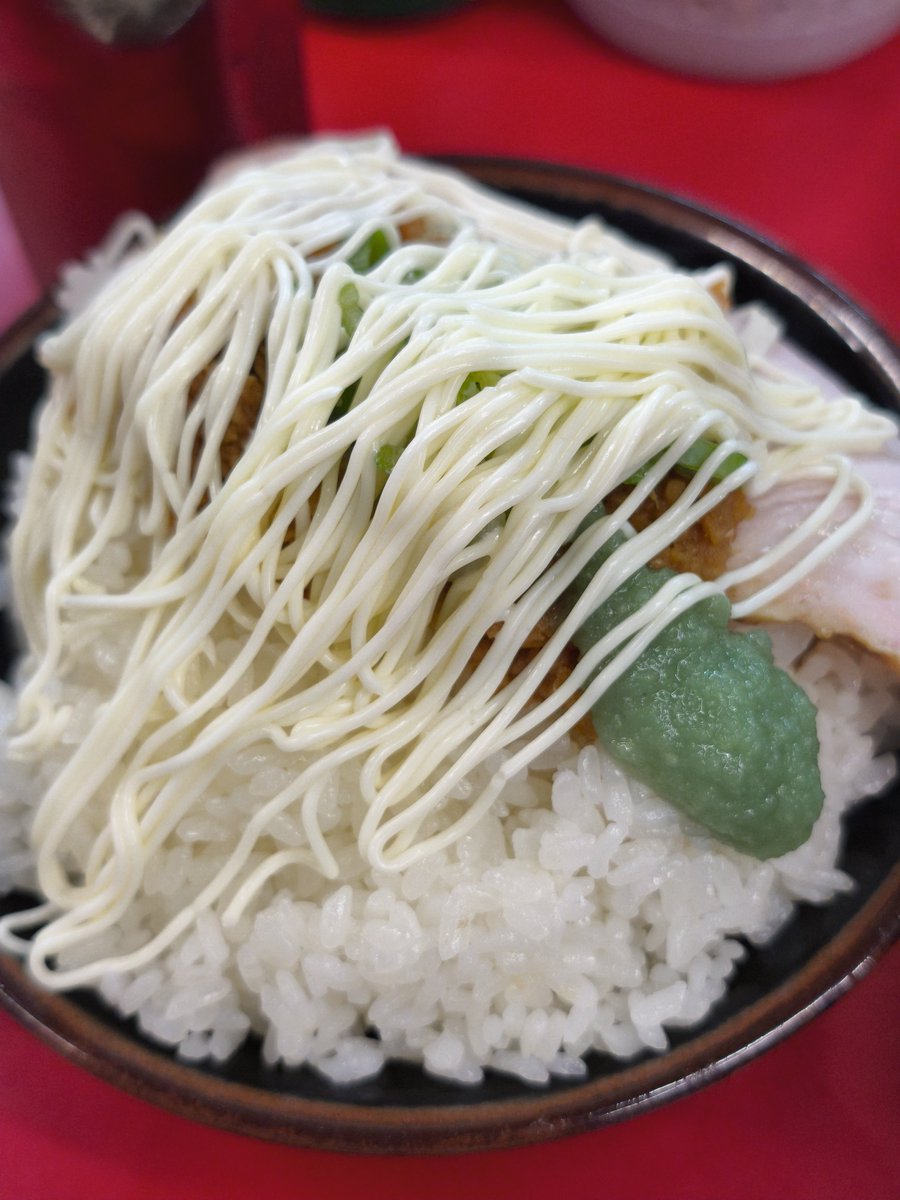 shigel_marv's tweet photo. 連日おジムに行って偉いのでハウス系で胃に狼藉を働きかけることを許可した。
ヤサイも食って健康的。
しかしこのニンニクペーストの緑色どうなってるんだろな。ヤサイなのか。 https://t.co/kIhmPzrVbu