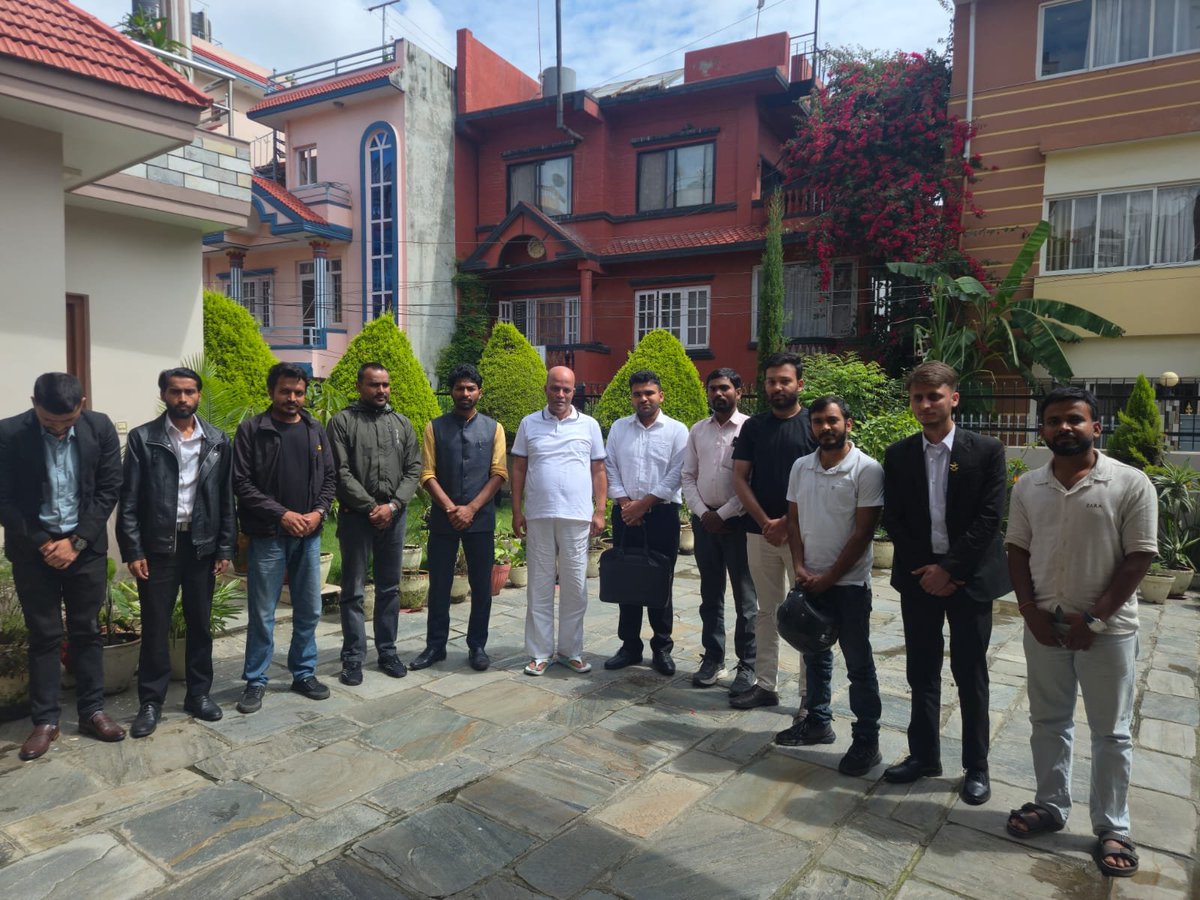 Amreshjnu's tweet photo. मधेशी समस्या र मेरो पदयात्रा बारे मधेश पुस्तकालयका युवा विद्वानहरूसँग अन्तरक्रिया र भेटघाट https://t.co/ZeaplSgUuC