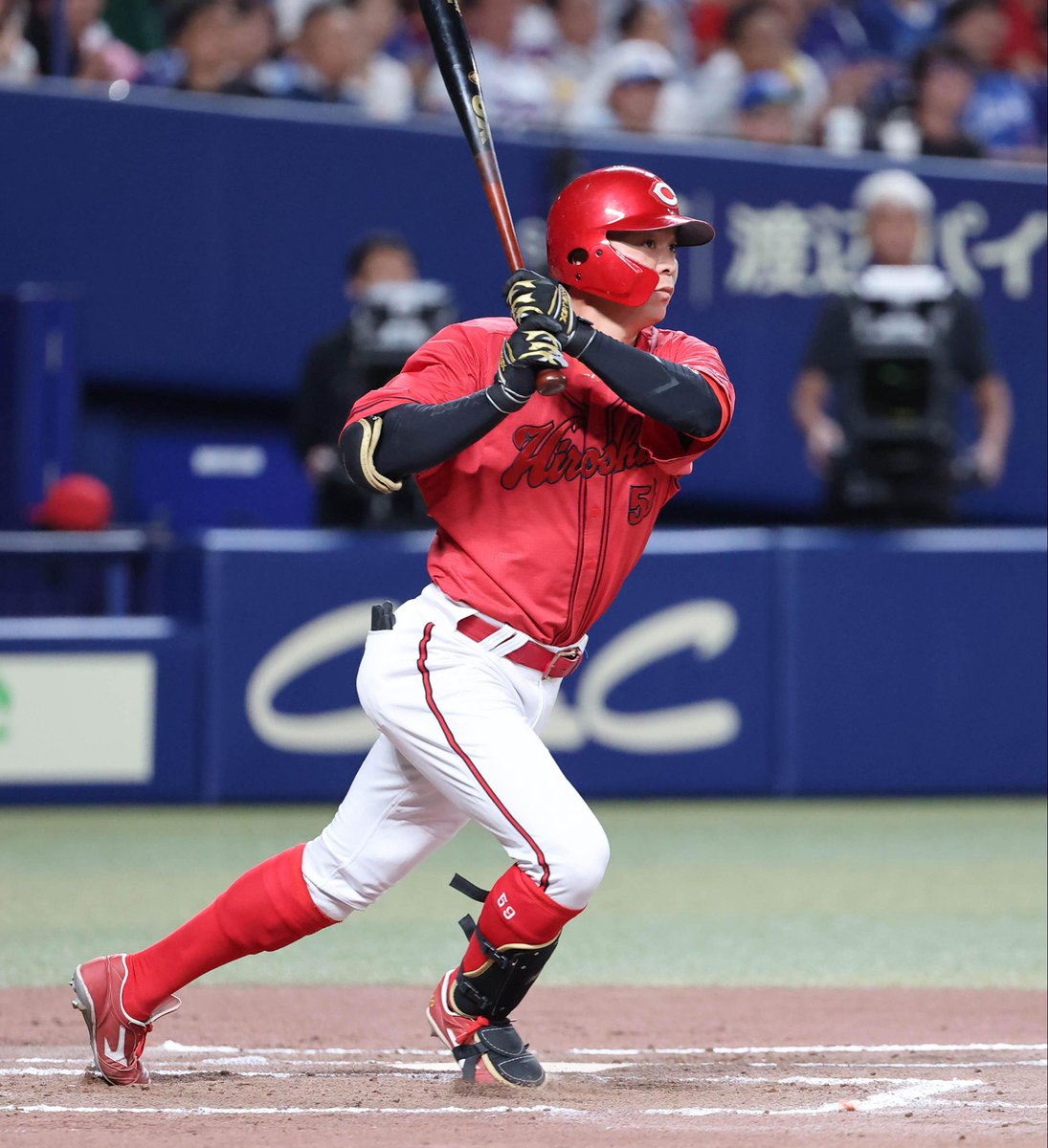 hochi_carp's tweet photo. 先制適時三塁打を放ちガッツポーズの #大盛穂 選手⚾️✨

#スポーツ報知 野球情報はこちら💁 https://t.co/Gcf0VMmnYK https://t.co/RH7xisJ8pR