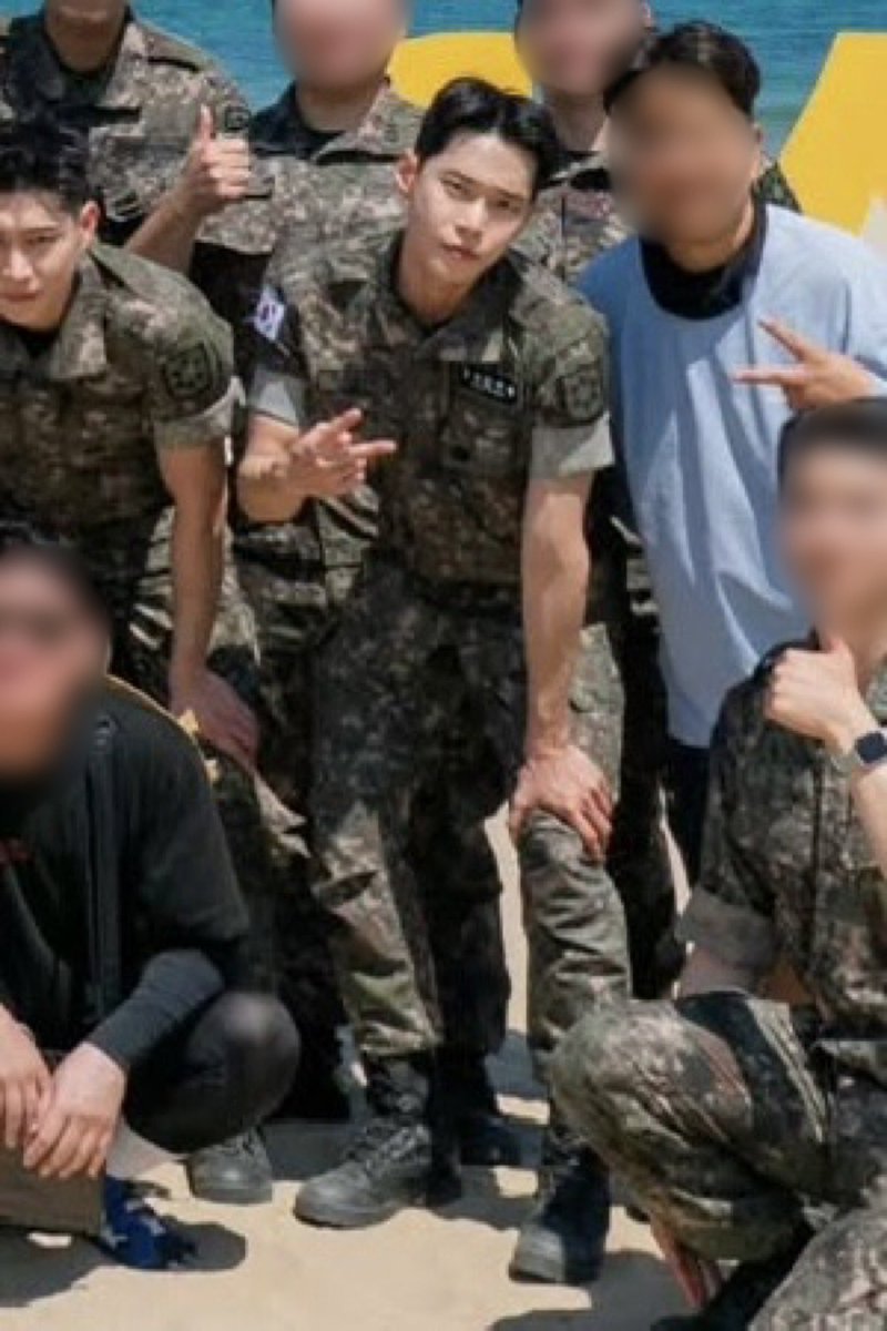 do0_plum's tweet photo. 군인 좋은 이유 https://t.co/ng0HZUMlO1